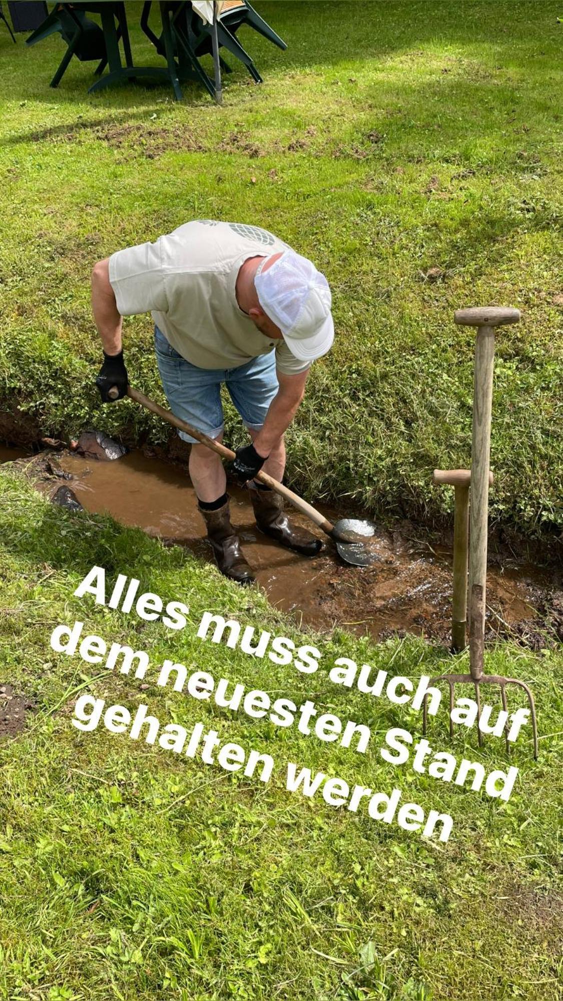Pension Zur Quelle Deudesfeld Buitenkant foto