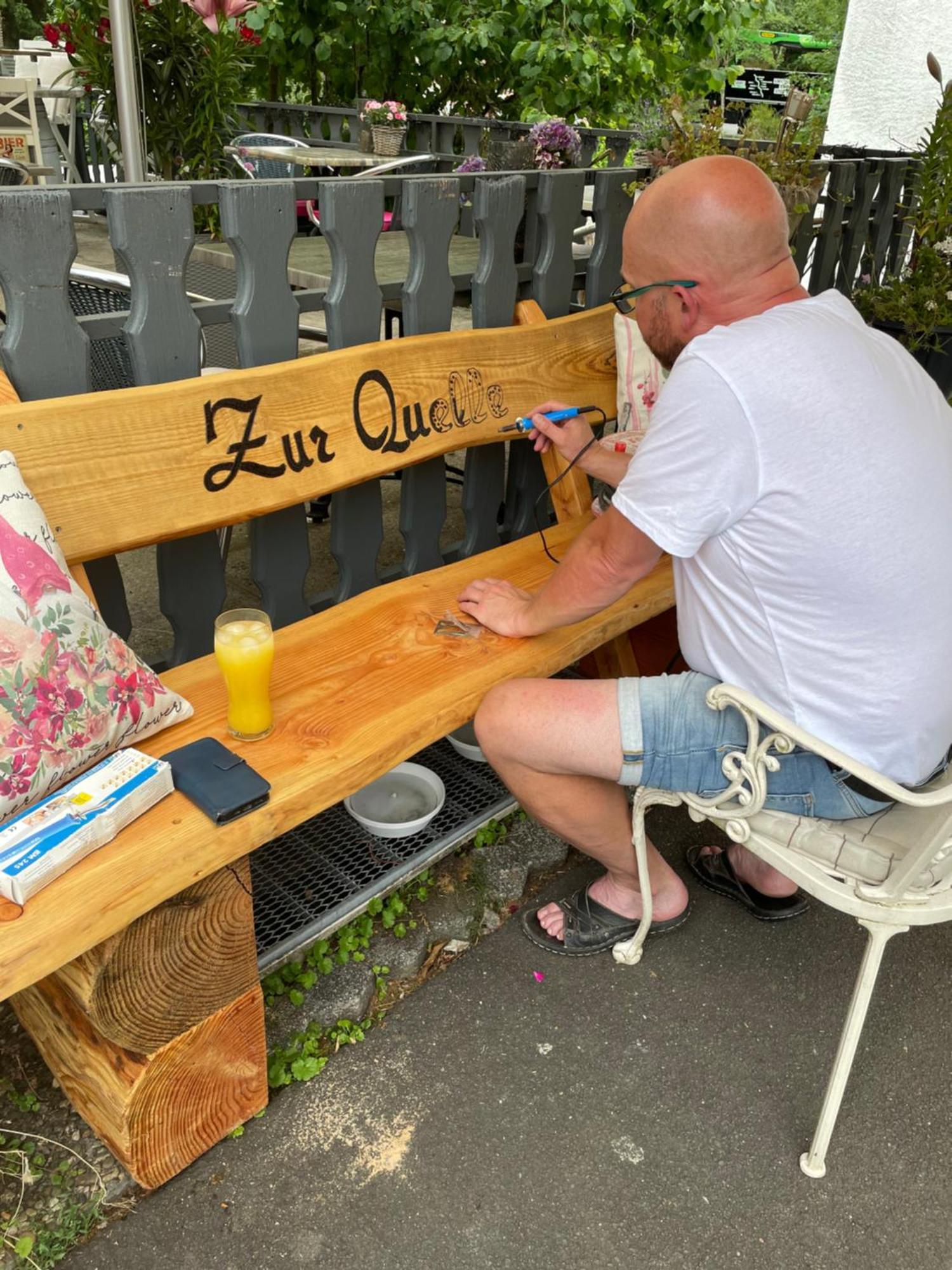 Pension Zur Quelle Deudesfeld Buitenkant foto