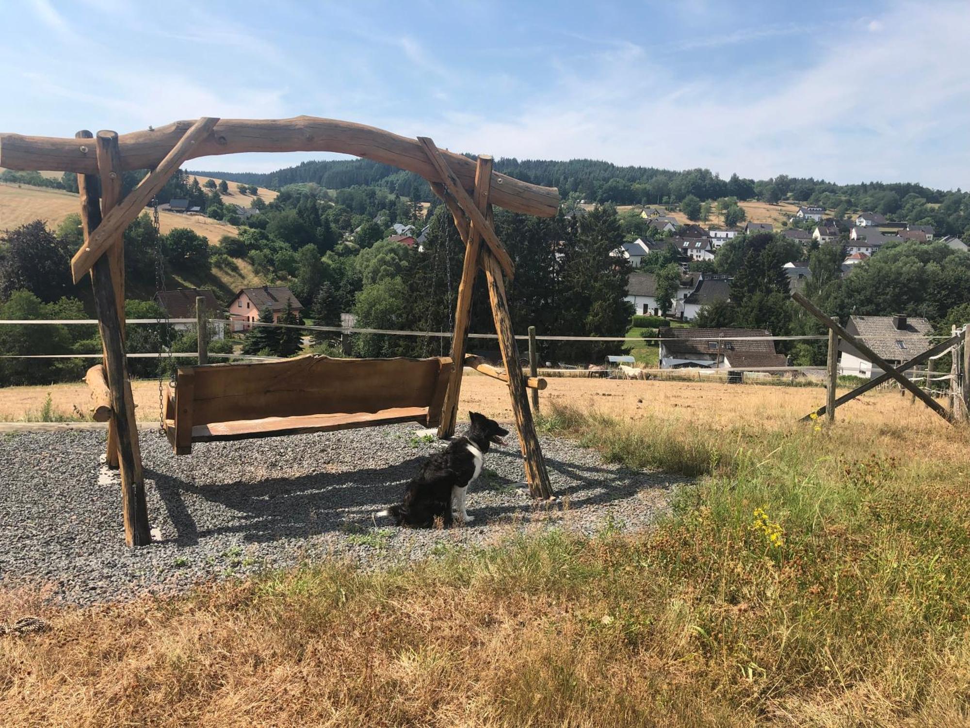 Pension Zur Quelle Deudesfeld Buitenkant foto